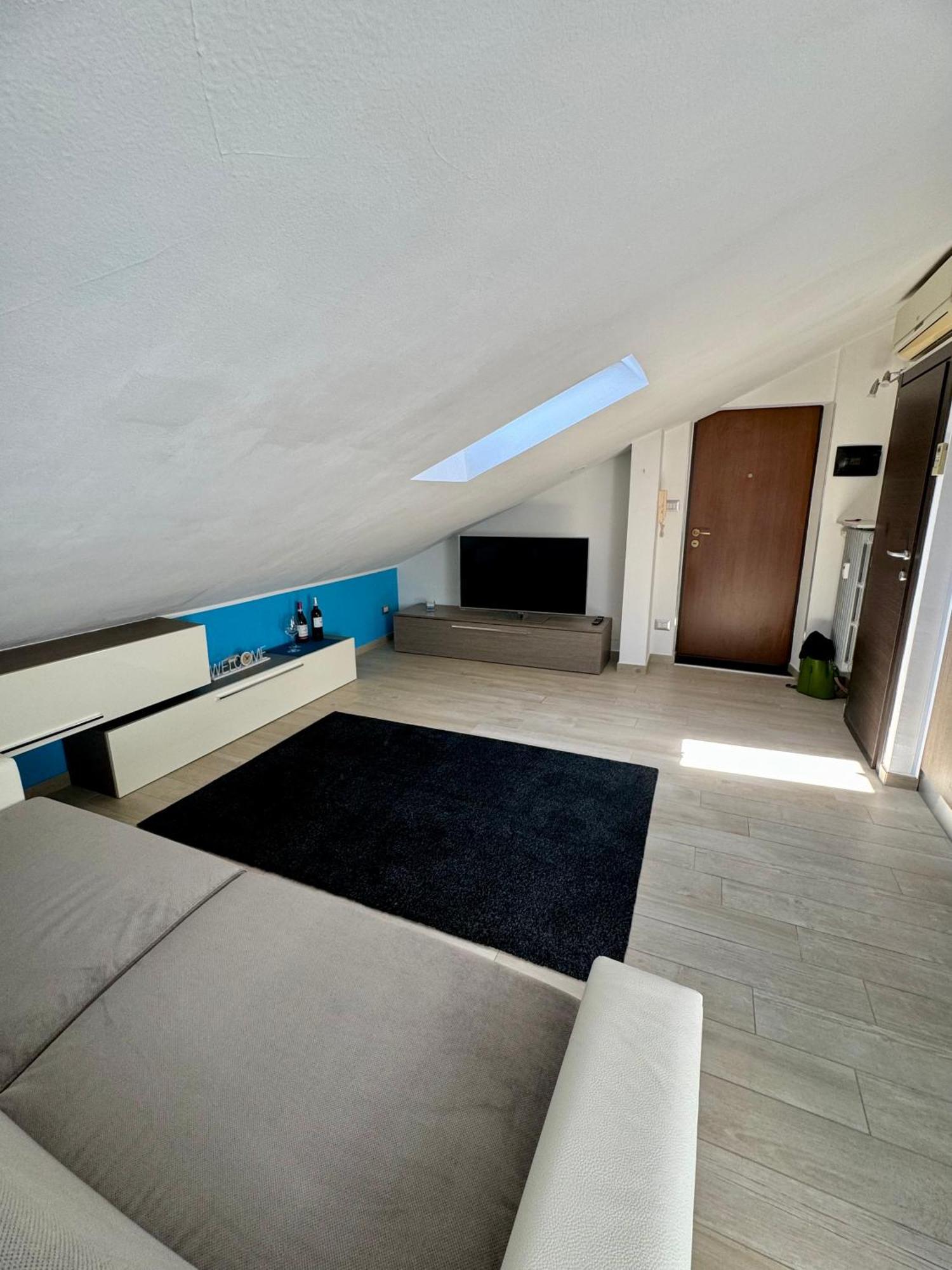 Апартаменты Sky Loft Альба Экстерьер фото